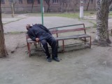 Николаев - Пьяный на скамейке